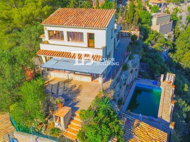 Casa amb balcó en venda a Major de Galilea