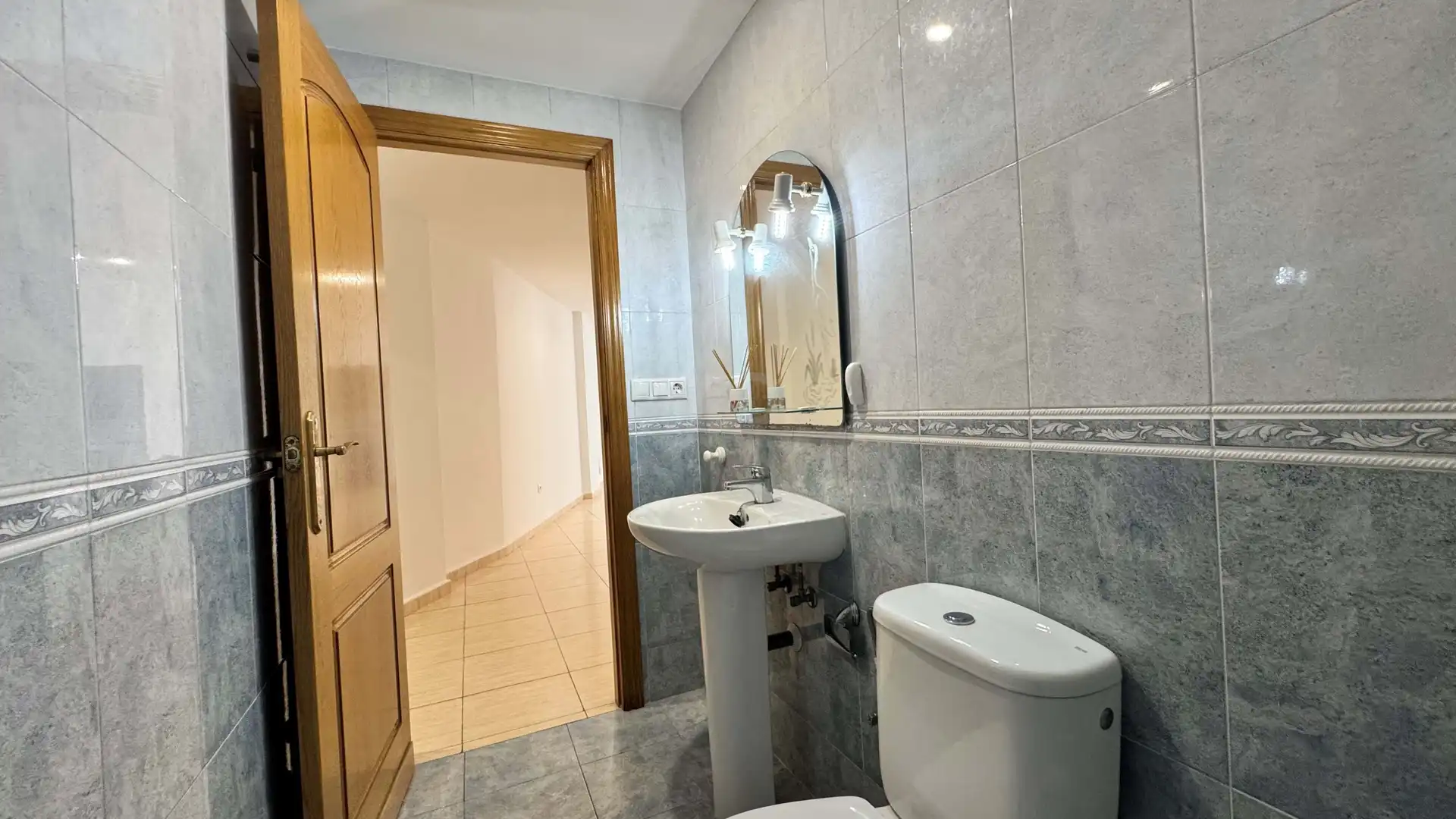Bathroom of Flat for sale in Alicante / Alacant  with Swimming Pool
