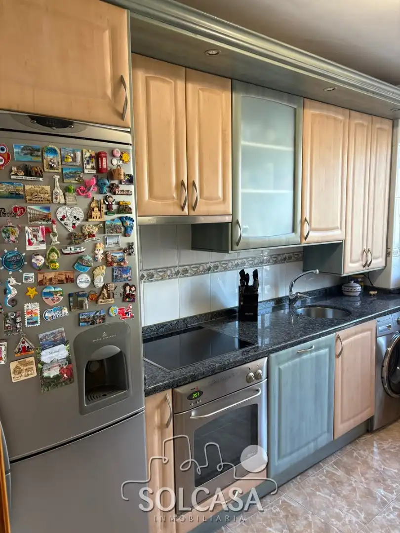 Kitchen of Flat for sale in Cistérniga  with Heating, Furnished and Oven