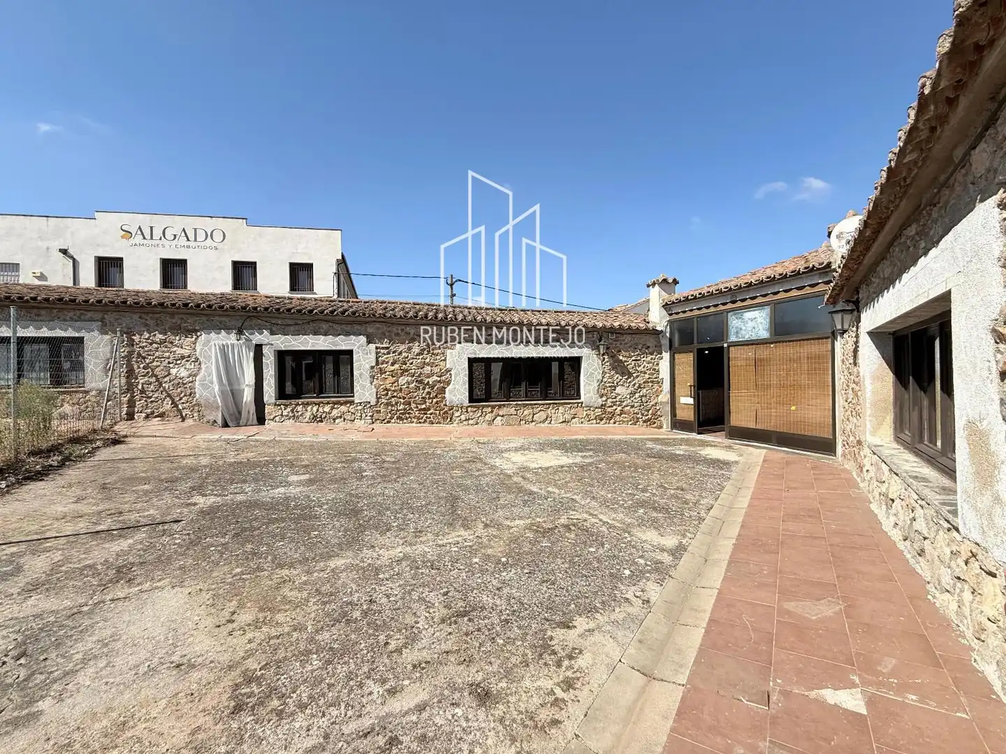 Vista exterior de Local en venta en Robliza de Cojos con Terraza