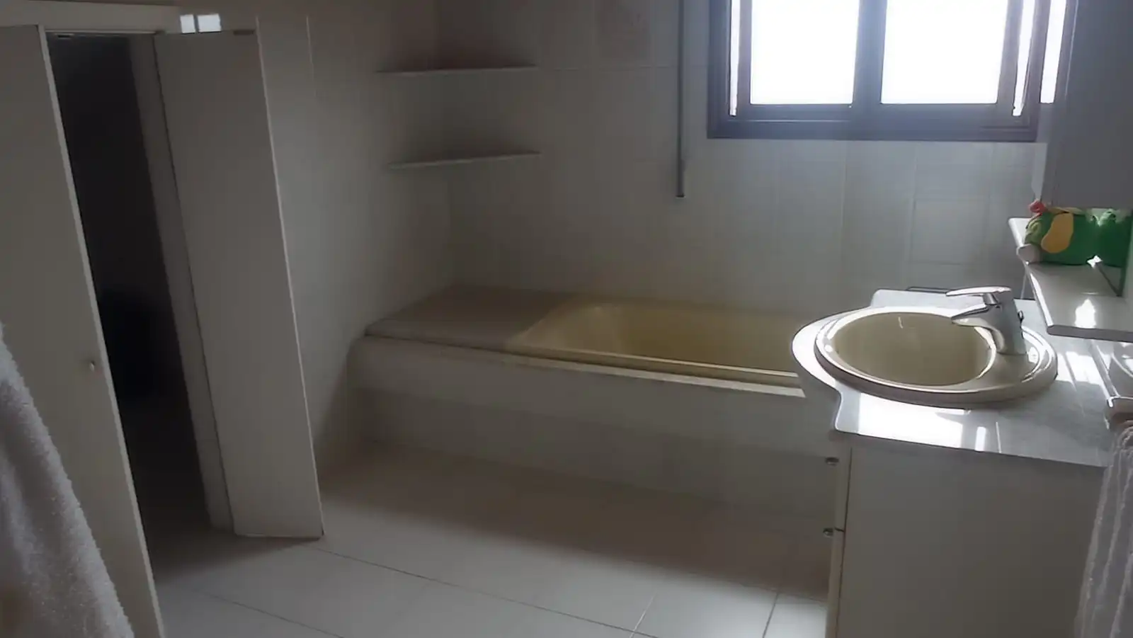 Baño de Casa o chalet en venta en Vigo  con Calefacción, Jardín privado y Parquet
