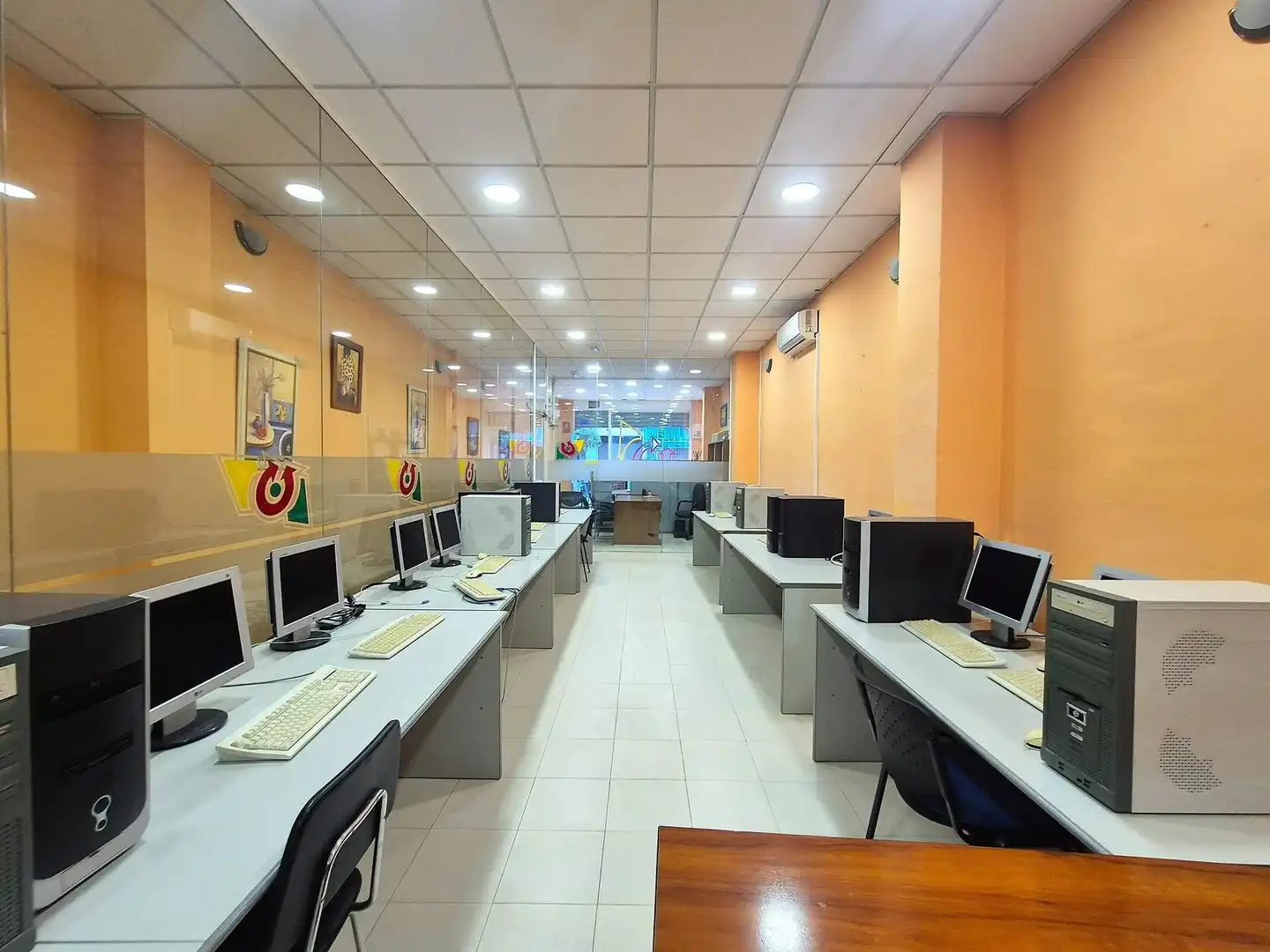 Local comercial de lloguer a Loja