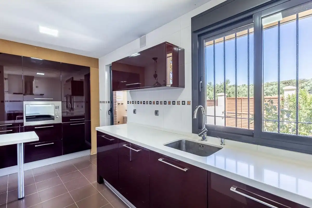Cocina de Casa o chalet en venta en Albolote con Aire acondicionado, Calefacción y Jardín privado