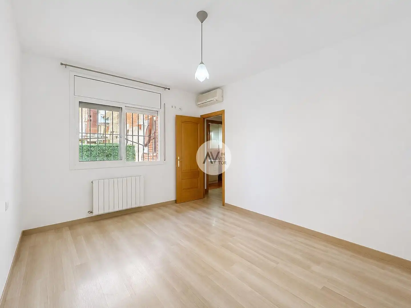 Bedroom of Ground floor for sale in Cornellà de Llobregat  with Air Conditioner, Heating and Terrace