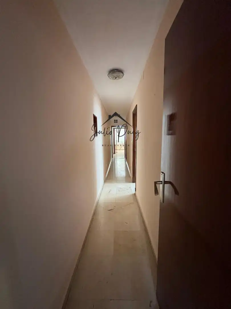 Flat for sale in Sevilla  with Air Conditioner, Terrace and Storage room