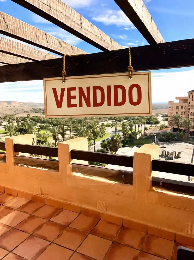 Àtic amb terrassa en venda a Avenida Almerimar 276