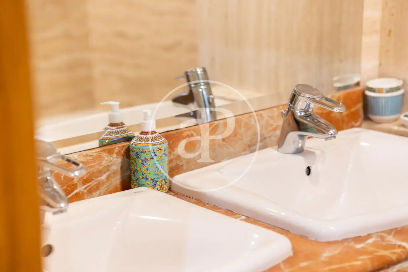 Baño de Piso en venta en Valencia con Aire acondicionado, Calefacción y Balcón