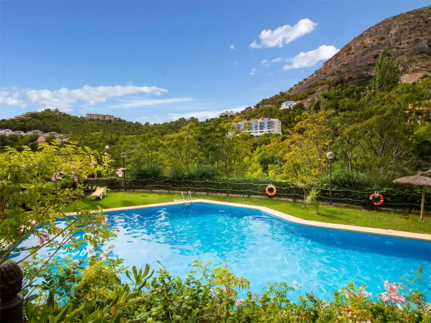 Schwimmbecken von Wohnung zur Miete in Altea mit Klimaanlage, Schwimmbad und Balkon