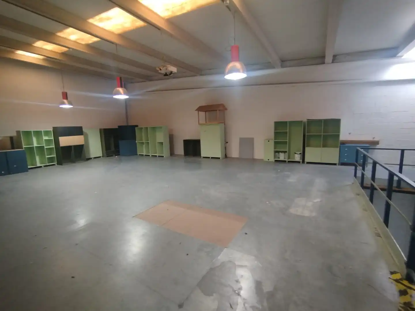 Fabrikhallen zur Miete in Tres Cantos mit Heizung