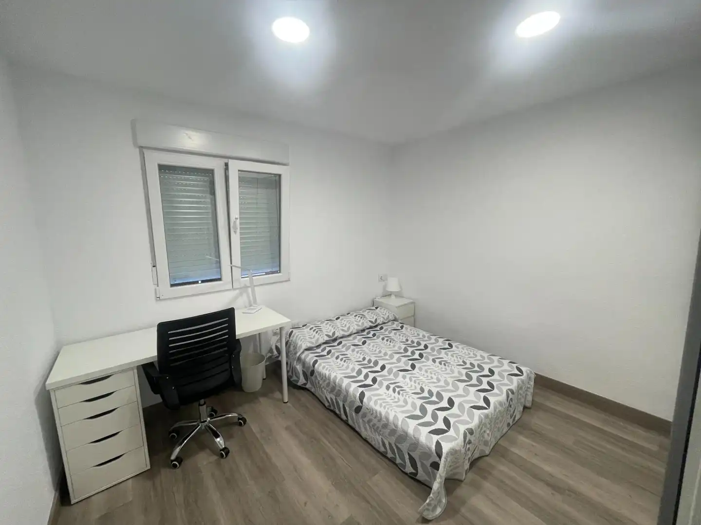 Bedroom of Flat for share in Cartagena  with Air Conditioner, Heating and Furnished