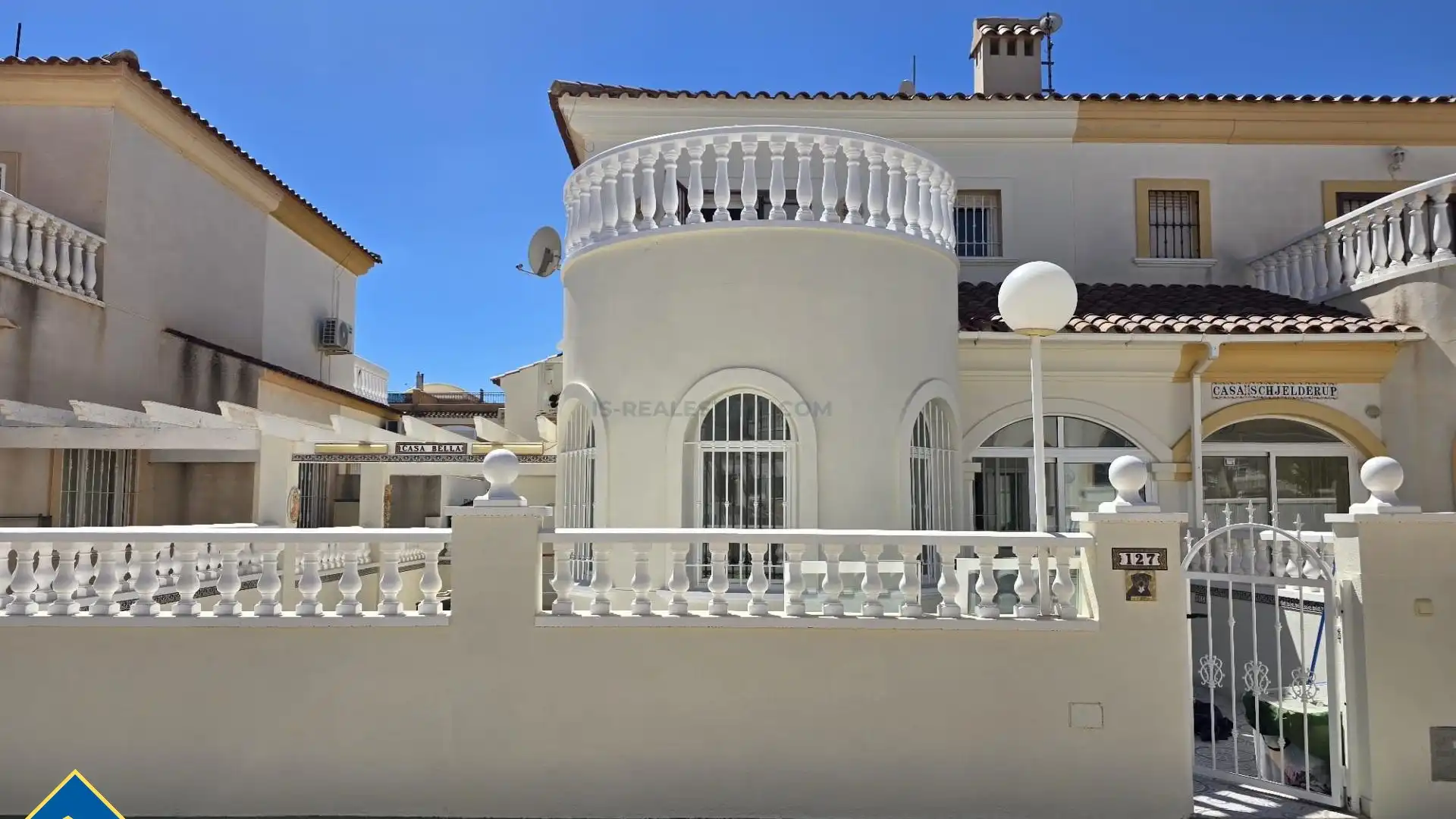 Vista exterior de Dúplex en venta en Torrevieja con Terraza y Amueblado