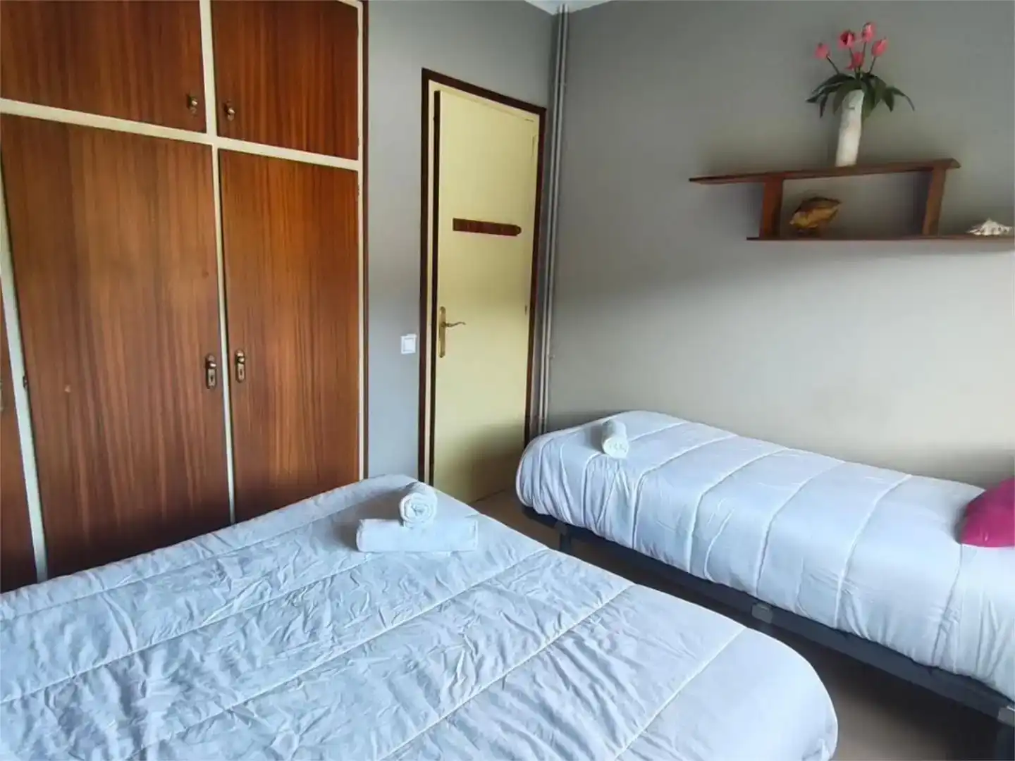 Schlafzimmer von Wohnung zur Miete in La Llacuna mit Klimaanlage, Privatgarten und Schwimmbad