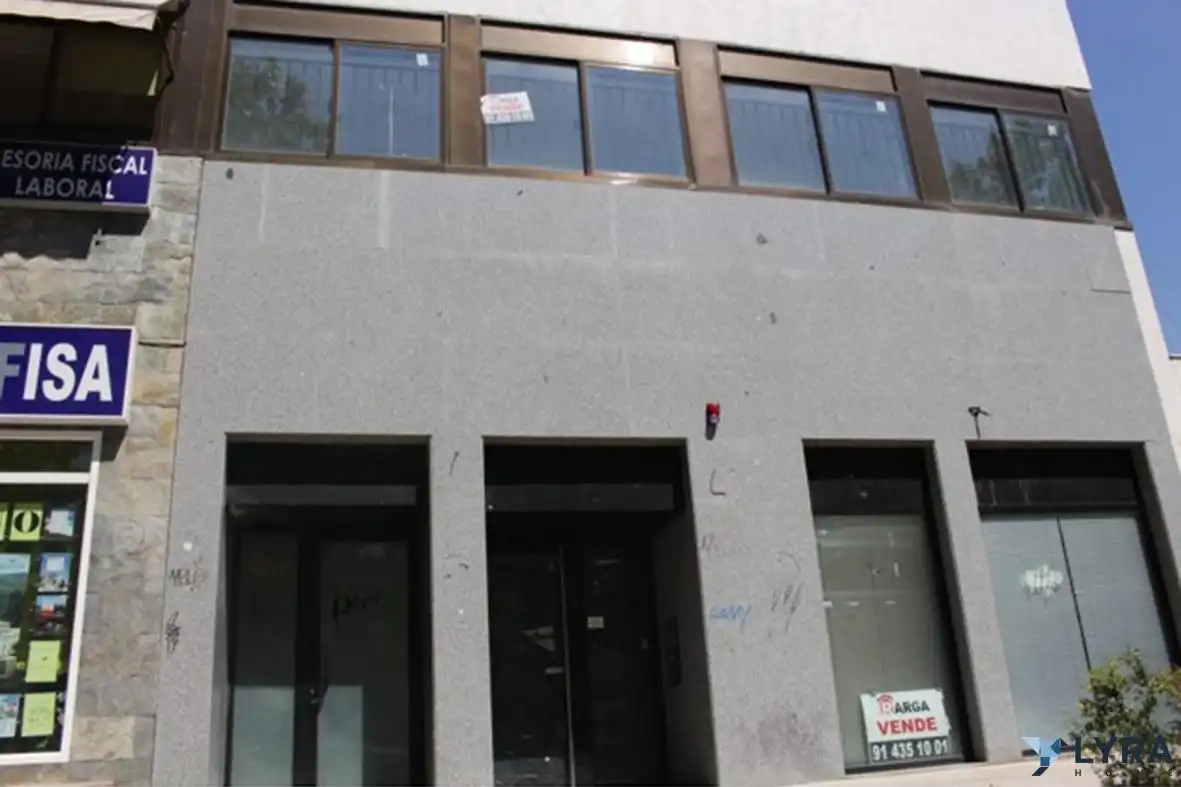 Local comercial en venda a Avenida de Europa 2, imagen 4