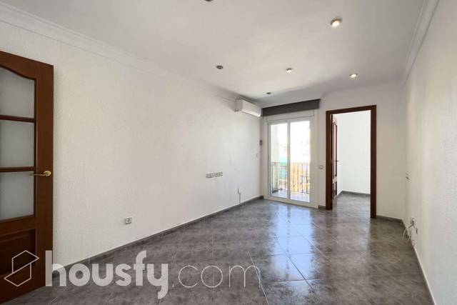 Piso en Venta en CL PRAT DE LA RIBA, . en Cementiri Vell