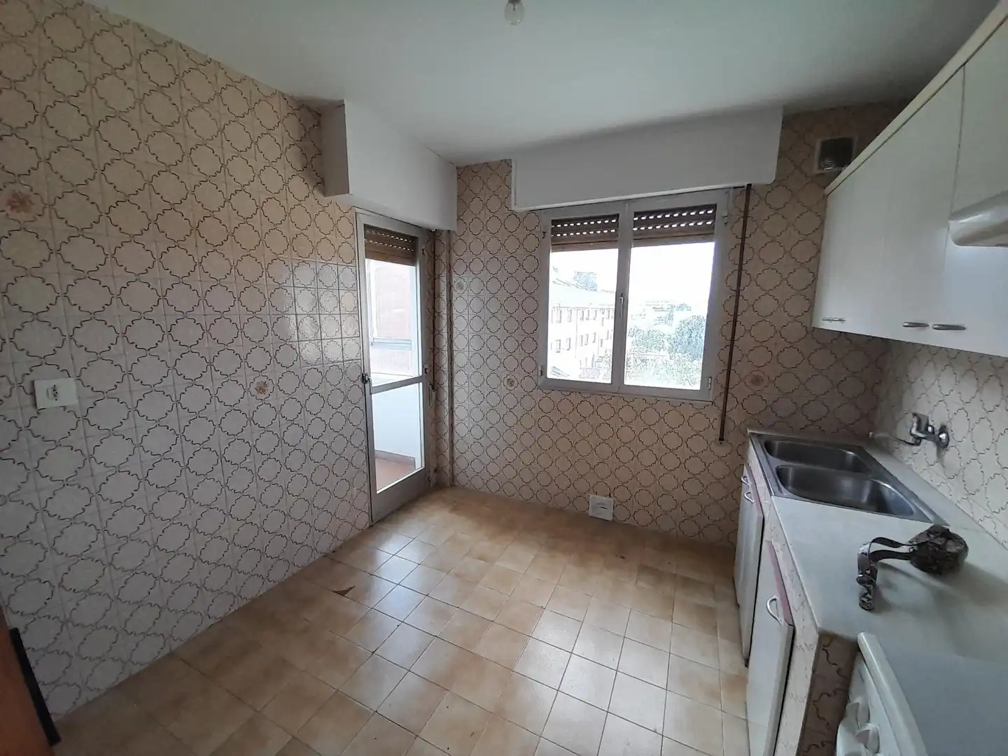 Habitación de Piso en venta en Ponferrada con Calefacción, Terraza y Trastero