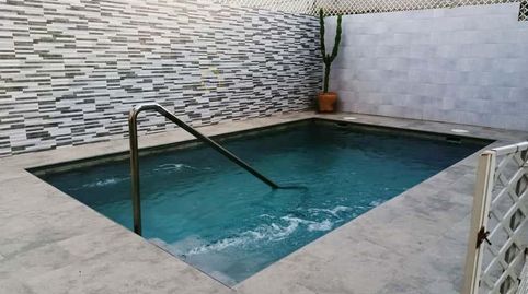 Chalet de 6 dormitorios y piscina privada, a la venta en Lorca
