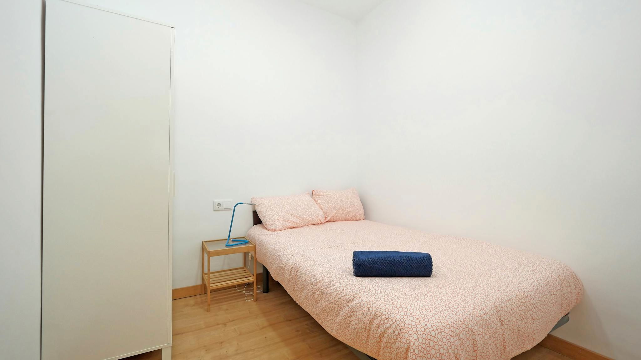 Habitación de Piso para compartir en  Barcelona Capital con Aire acondicionado, Amueblado y Lavadora