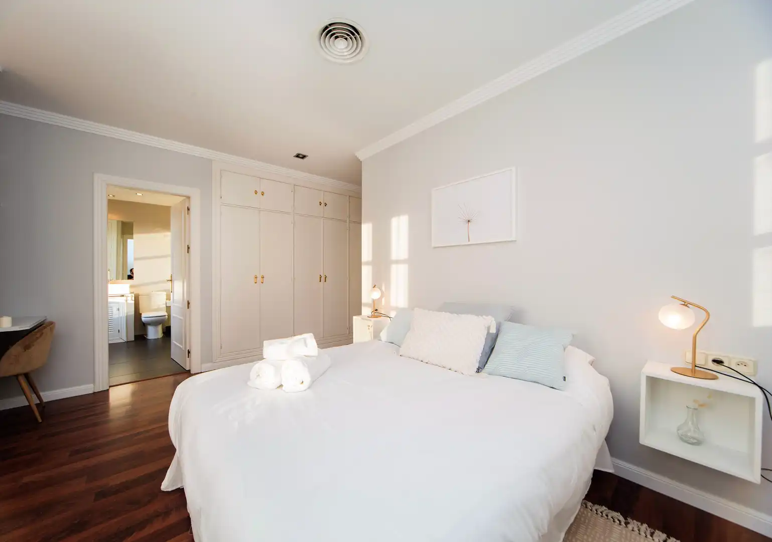 Bedroom of Flat for sale in Granada  with Air Conditioner, Heating and Parquet flooring