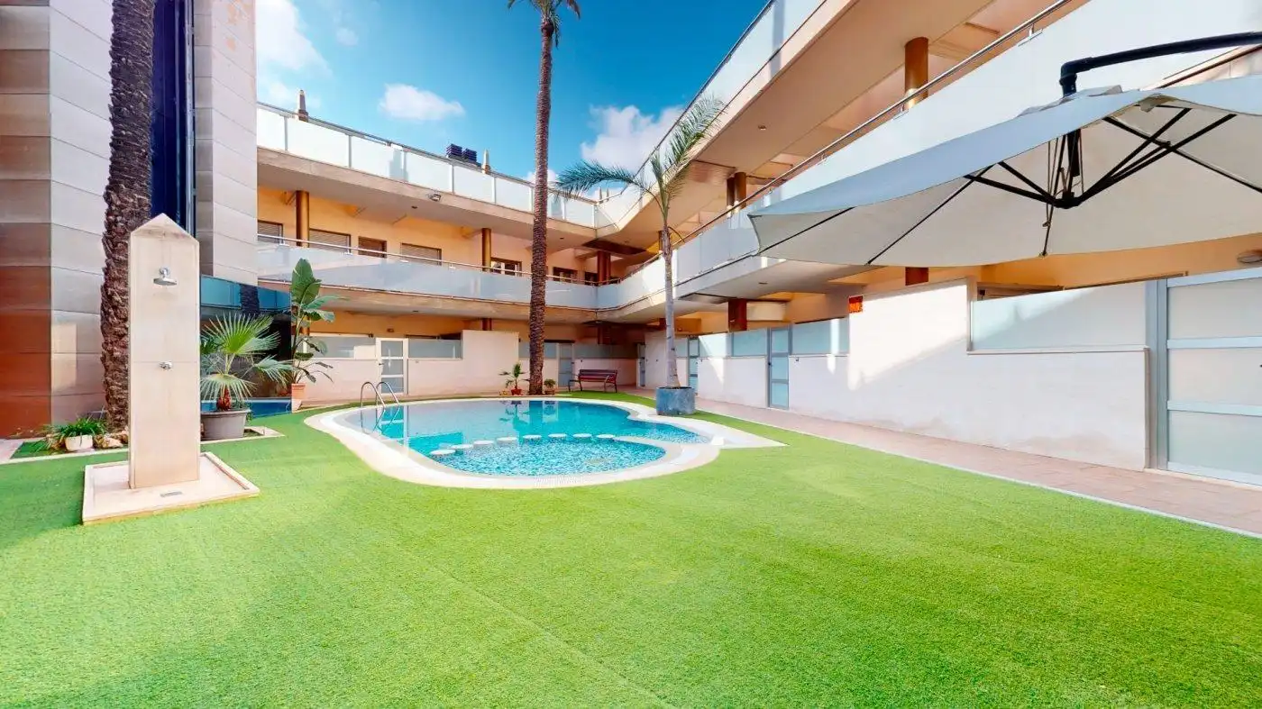 Piscina de Casa adosada en venda en Pilar de la Horadada amb Aire condicionat, Jardí privat i Terrassa