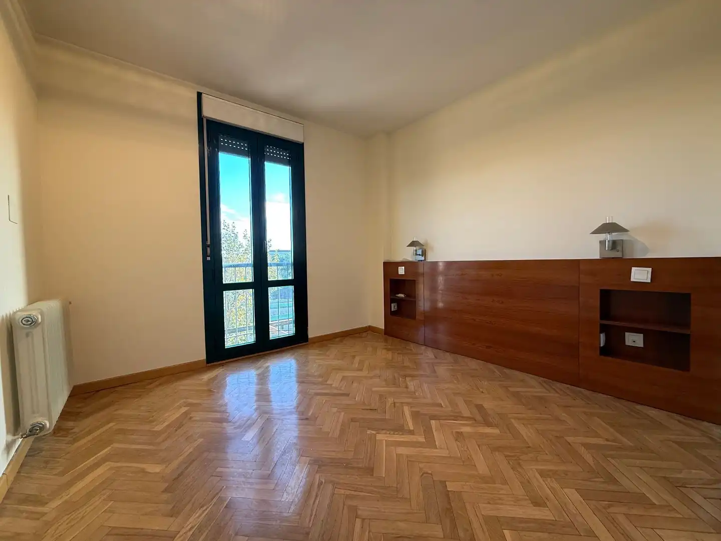Habitación de Dúplex en venta en Pozuelo de Alarcón con Aire acondicionado, Trastero y Piscina comunitaria