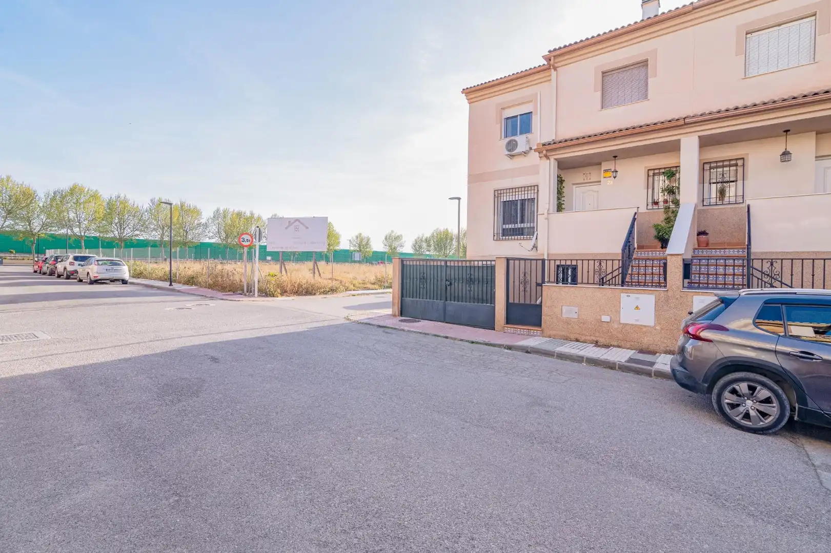 Vista exterior de Casa adosada en venta en Cijuela con Aire acondicionado, Calefacción y Amueblado