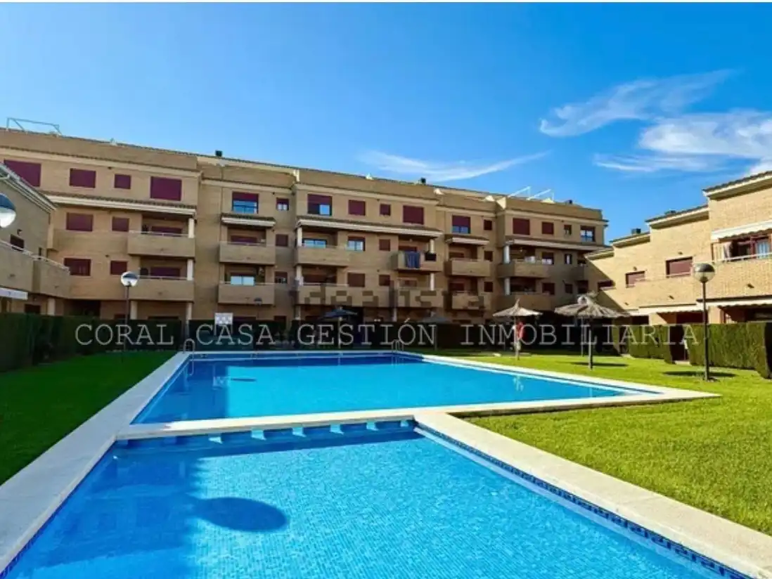 Adossat amb piscina en venda a Anglesos 8