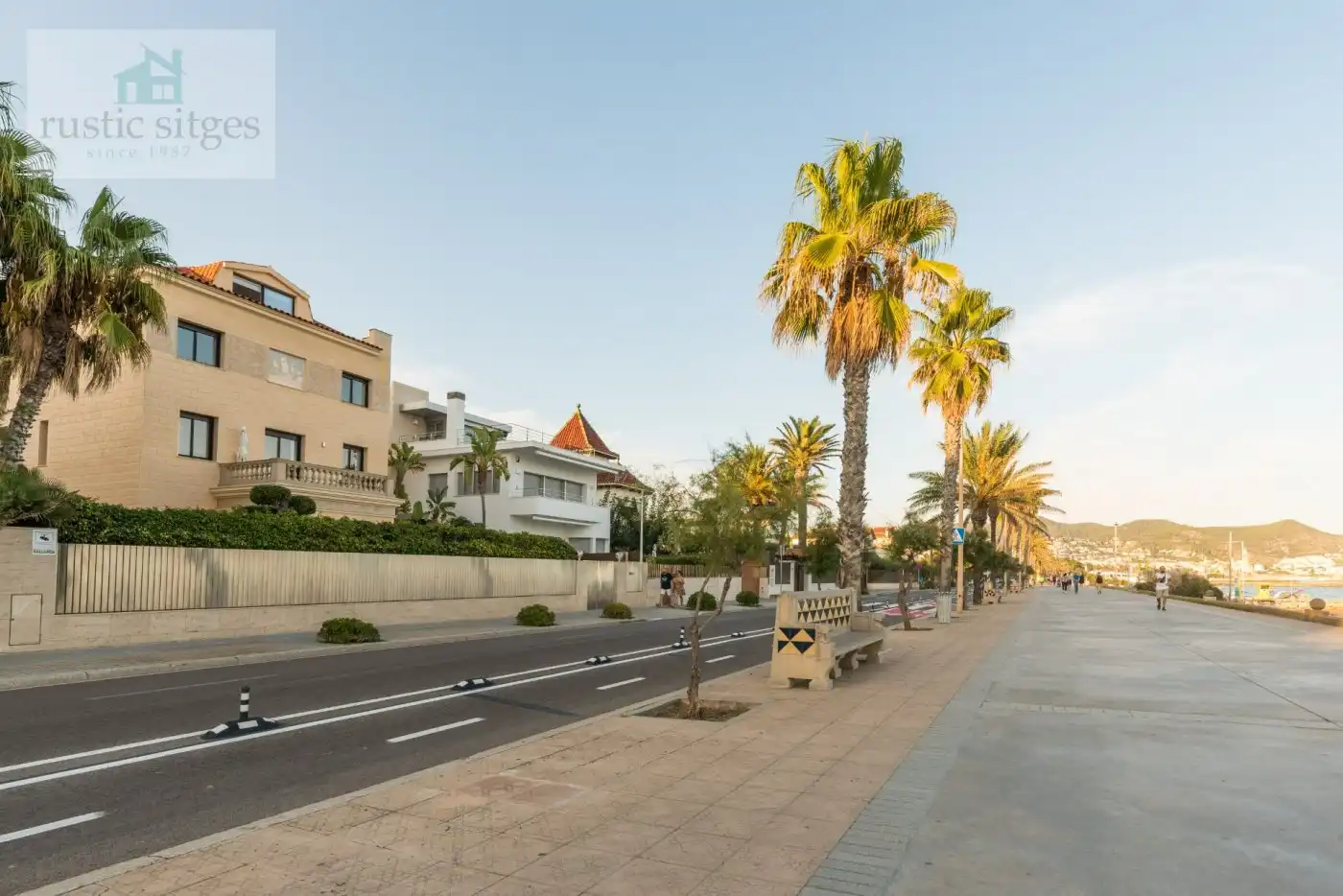 Vista exterior de Casa o xalet en venda en Sitges amb Aire condicionat, Calefacció i Jardí privat