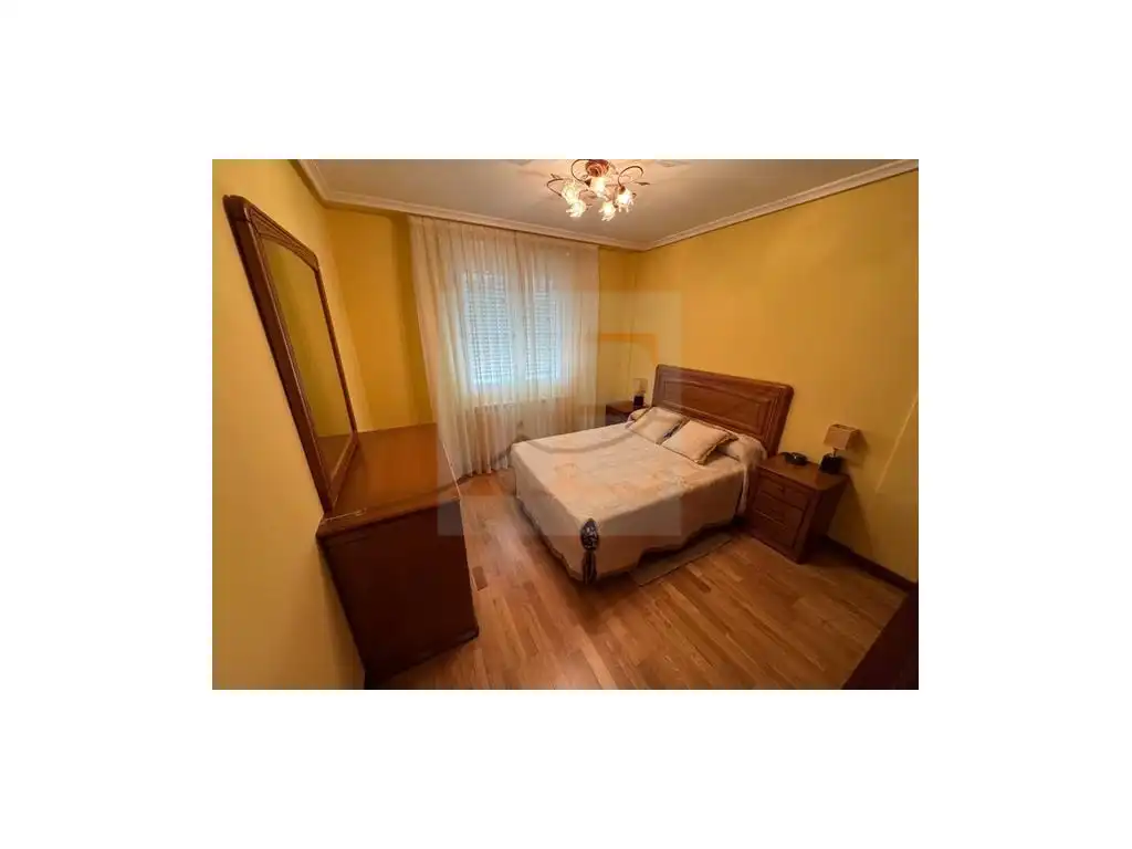 Bedroom of Houses for sale in Santa María del Páramo