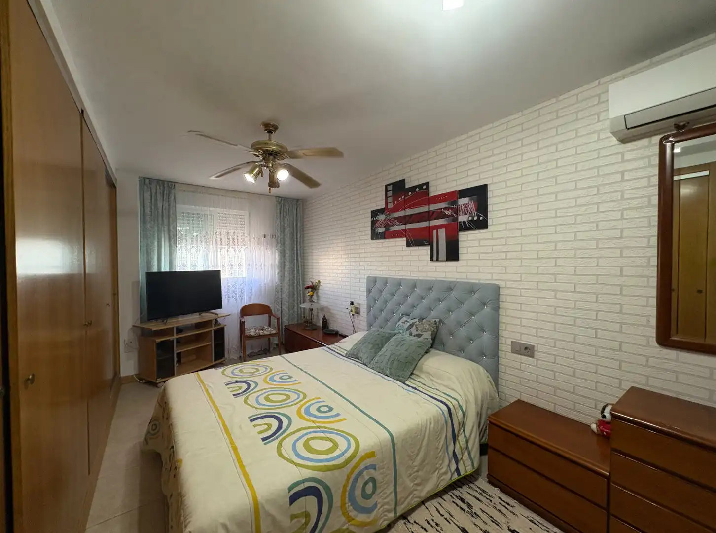 Habitación de Piso en venta en Castellón de la Plana / Castelló de la Plana con Aire acondicionado, Calefacción y Horno