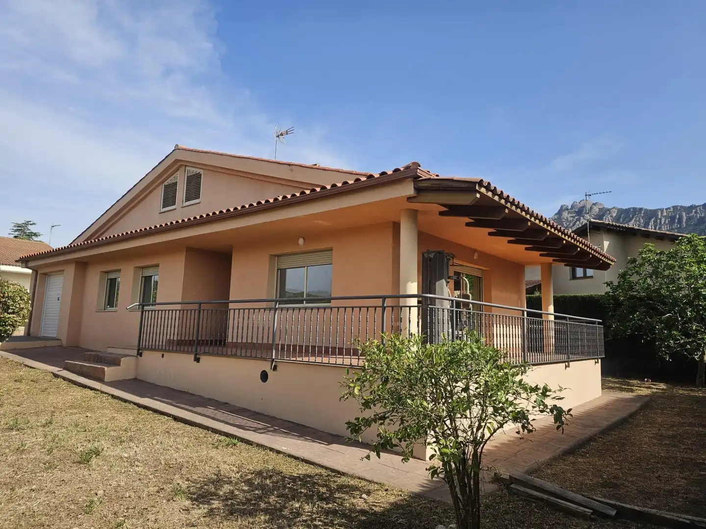Vista exterior de Casa o chalet de alquiler en Collbató con Calefacción, Jardín privado y Parquet