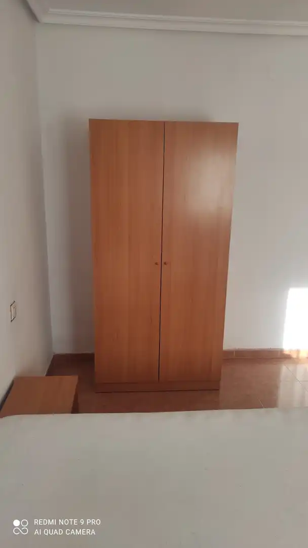 Dormitori de Apartament de lloguer en Cáceres amb Aire condicionat, Calefacció i Moblat