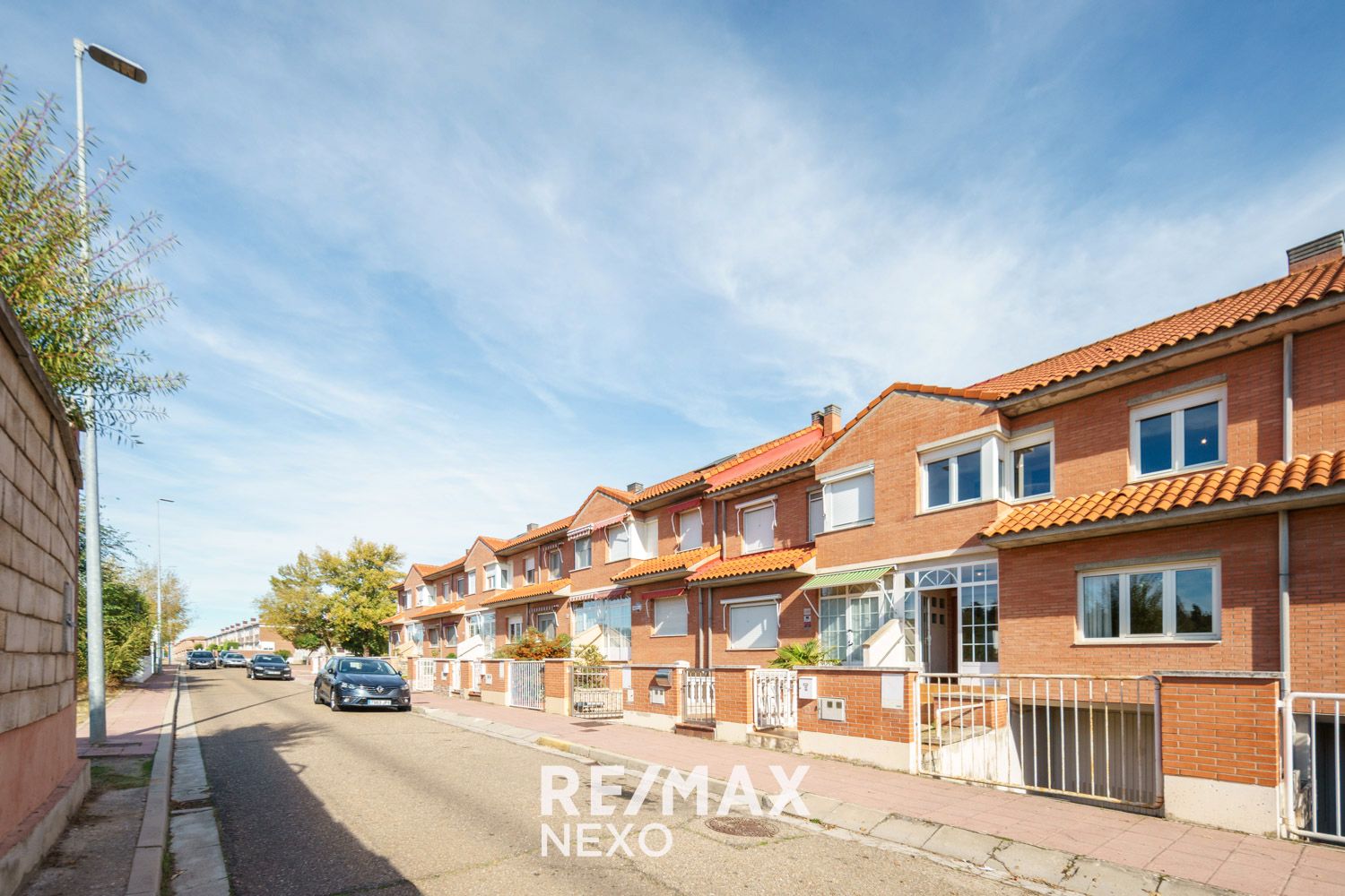 Exterior view of Single-family semi-detached for sale in Laguna de Duero  with Heating, Private garden and Terrace