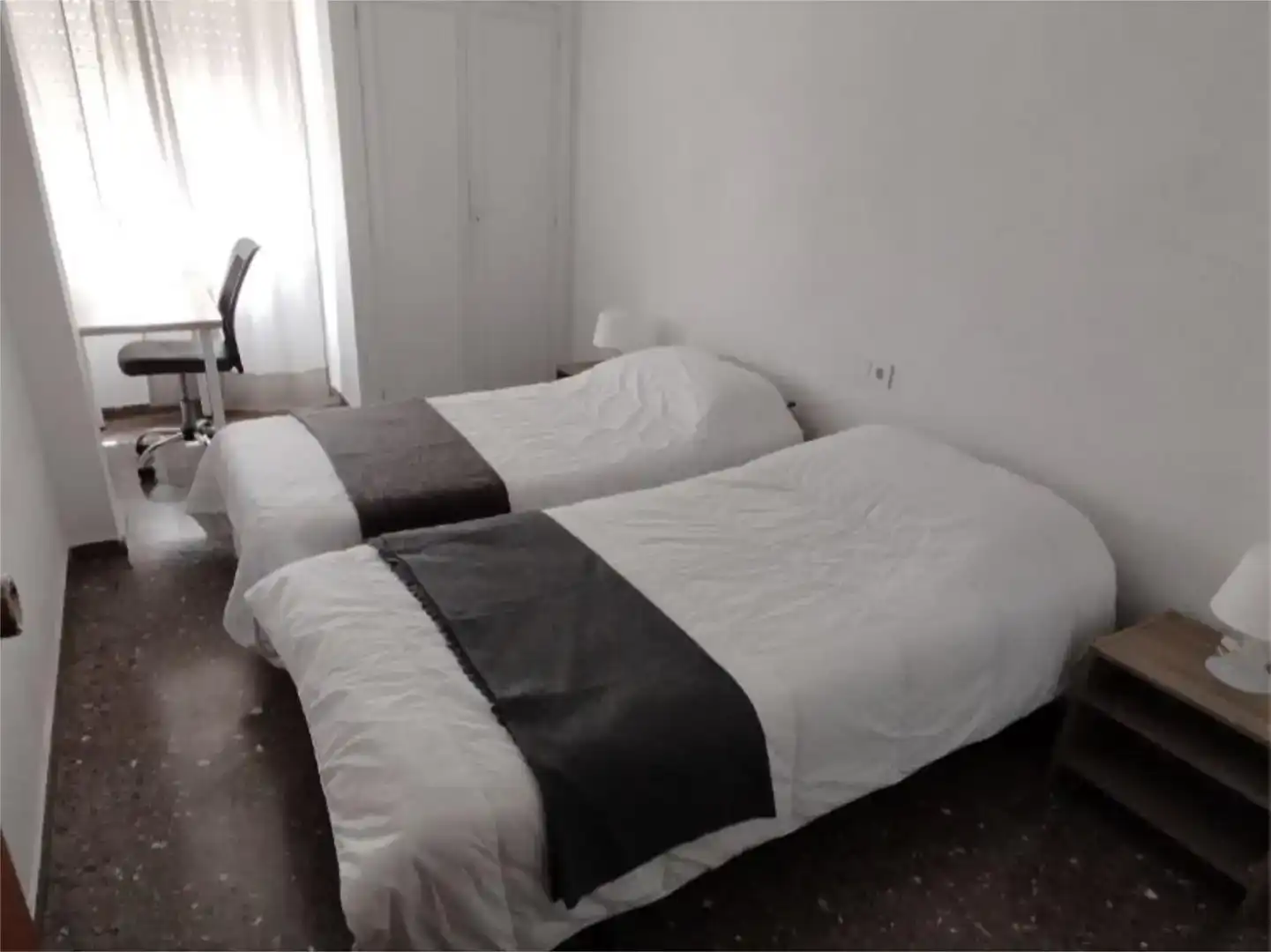 Schlafzimmer von Wohnung zur Miete in  Valencia Capital mit Klimaanlage und Balkon