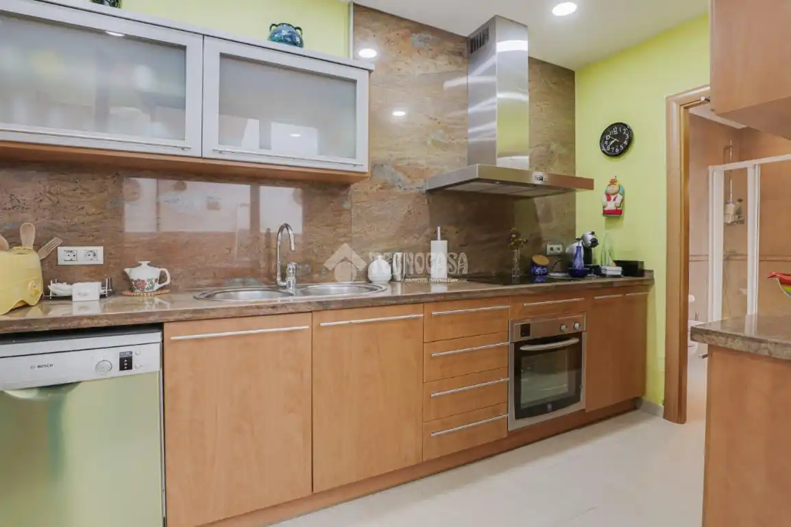 Kitchen of Flat for sale in Terrassa  with Air Conditioner, Heating and Terrace