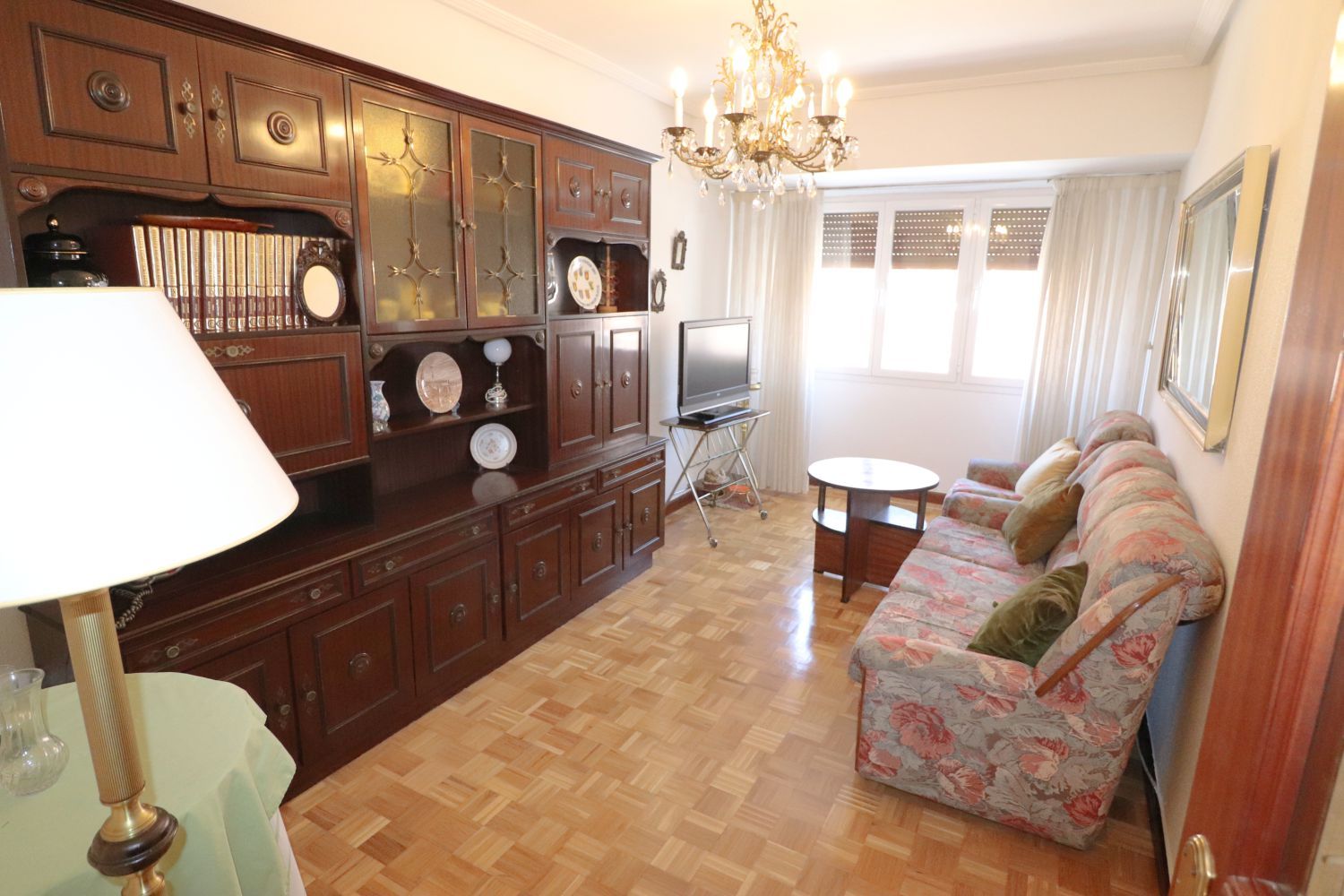 Sala d'estar de Pis en venda en Vitoria - Gasteiz amb Calefacció, Parquet i Traster