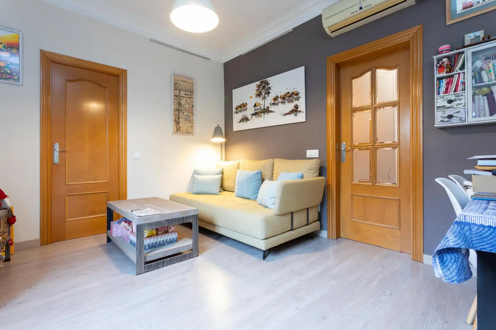 Wohnzimmer von Wohnung zum Verkauf in Barcelona mit Klimaanlage, Heizung und Parkett