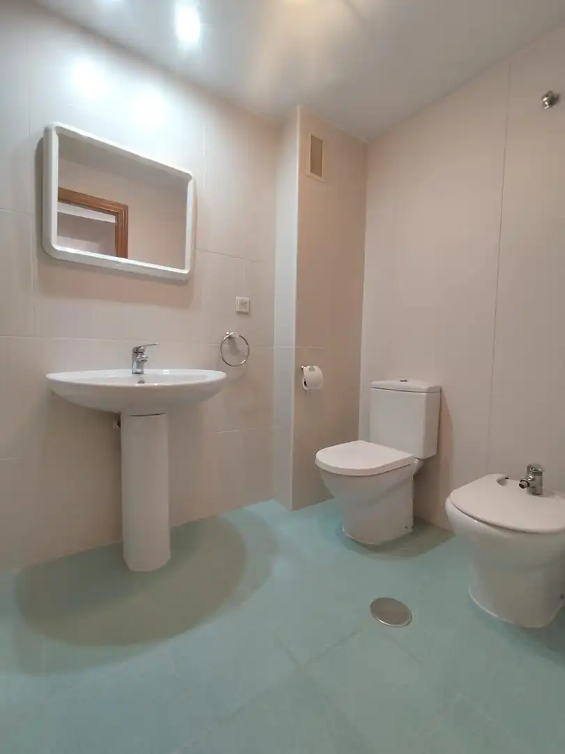 Baño de Piso de alquiler en Murcia con Aire acondicionado, Calefacción y Parquet