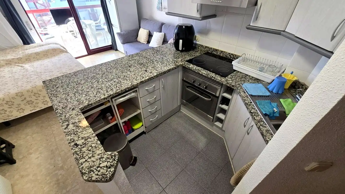 Küche von Wohnung zum Verkauf in Gandia mit Klimaanlage, Terrasse und Möbliert