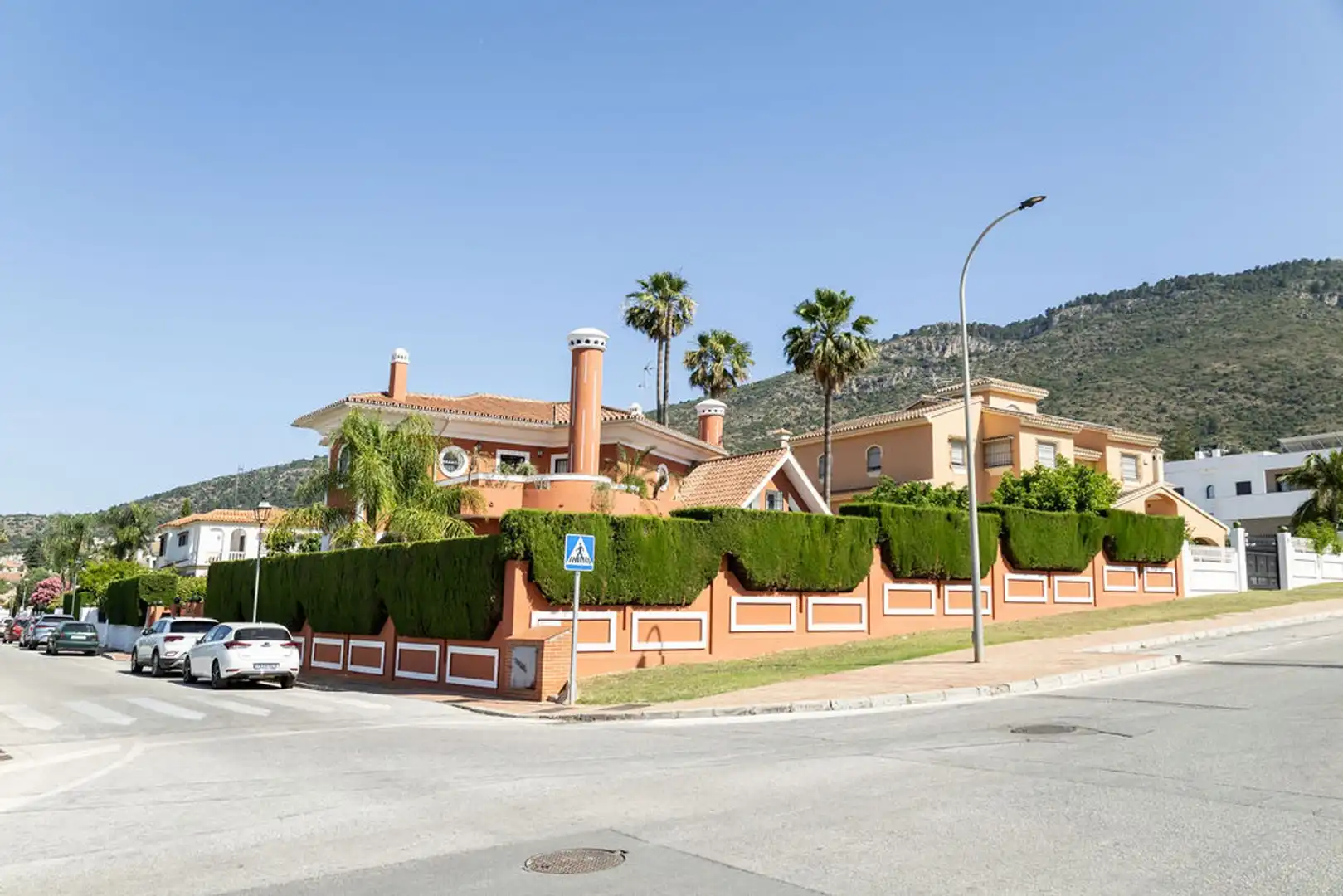 Vista exterior de Casa o xalet en venda en Alhaurín de la Torre amb Terrassa