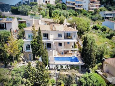 Detached house with pool for sale in DE LA PUJADA DEL PUIG ROM