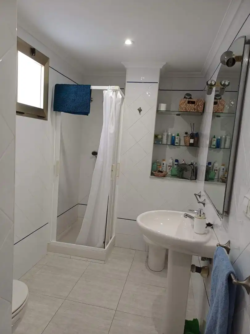 Baño de Piso de alquiler en Santa Pola con Aire acondicionado, Terraza y Amueblado