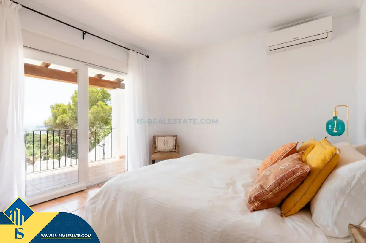 Dormitori de Casa o xalet en venda en Santa Eulària des Riu amb Aire condicionat, Calefacció i Jardí privat