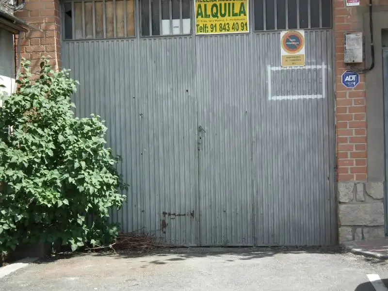 Locale commerciale in affitto a Pedrezuela