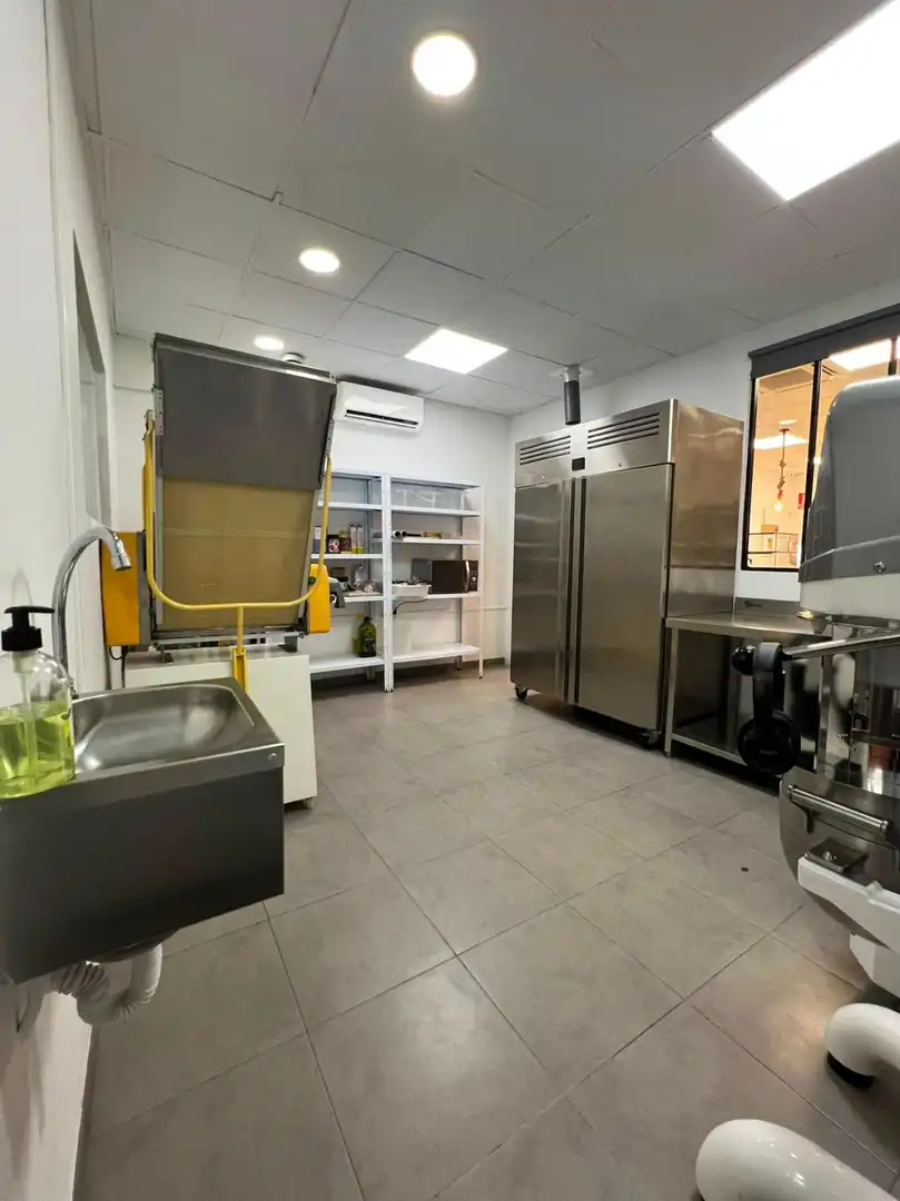 Business premises for sale in DR GMNEZ CANGA ARGUELLES, imagen 13