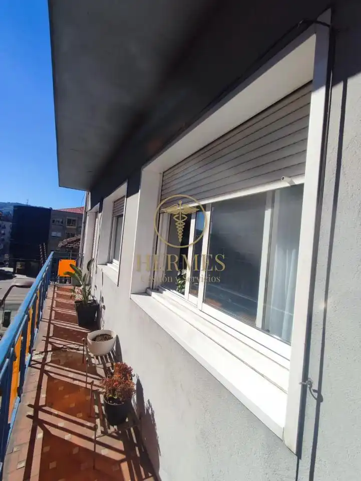 Vista exterior de Piso en venta en O Porriño   con Calefacción, Terraza y Trastero