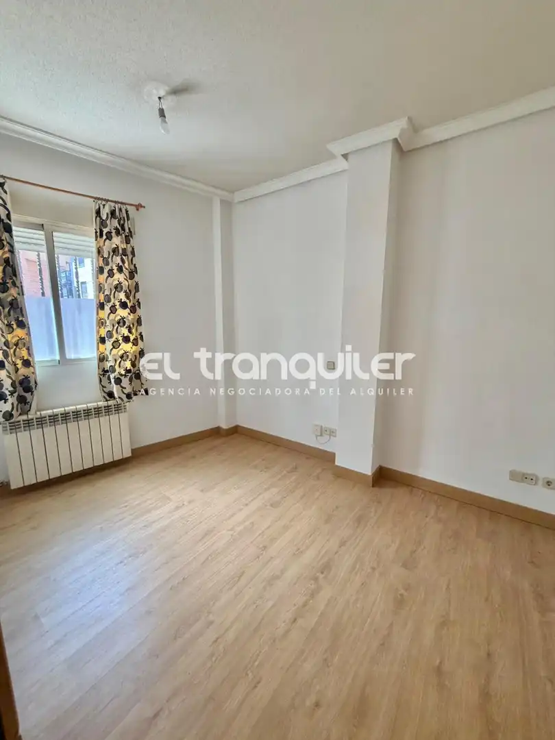 Bedroom of Flat for rent in Madrid  with Terrace and Washing machine