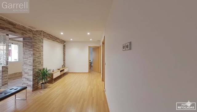 Piso en Venta en CARRER VALENCIA 
Es: Pl:+ Pt:
 SANT ADRIA DE BES en Sant Joan Baptista