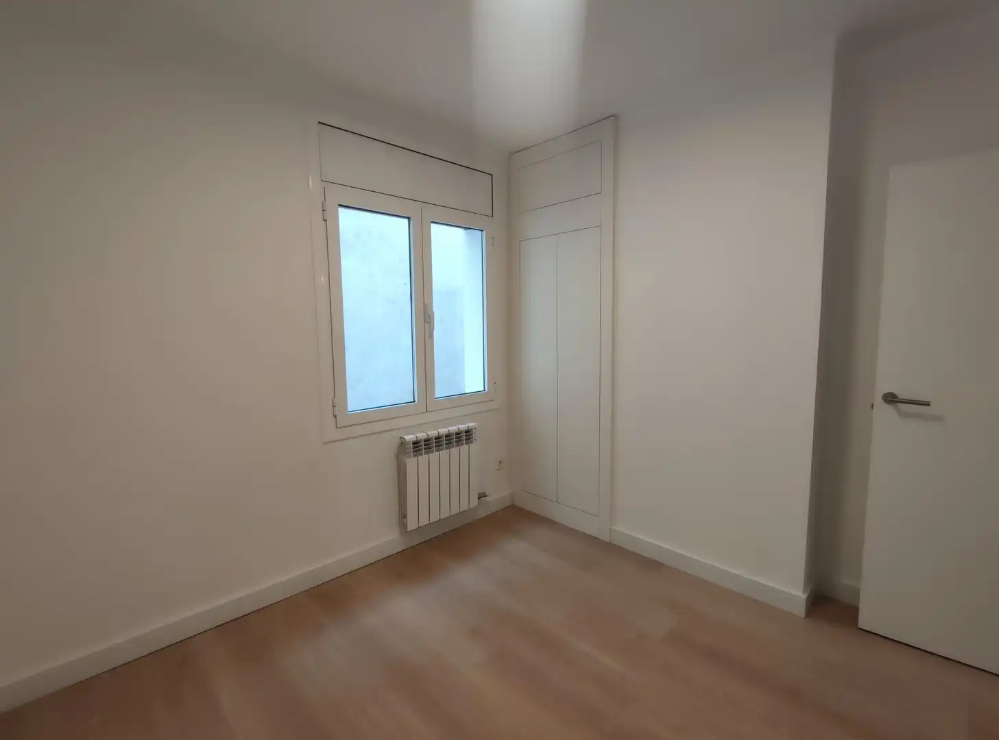 Habitación de Piso de alquiler en Girona con Aire acondicionado, Calefacción y Parquet
