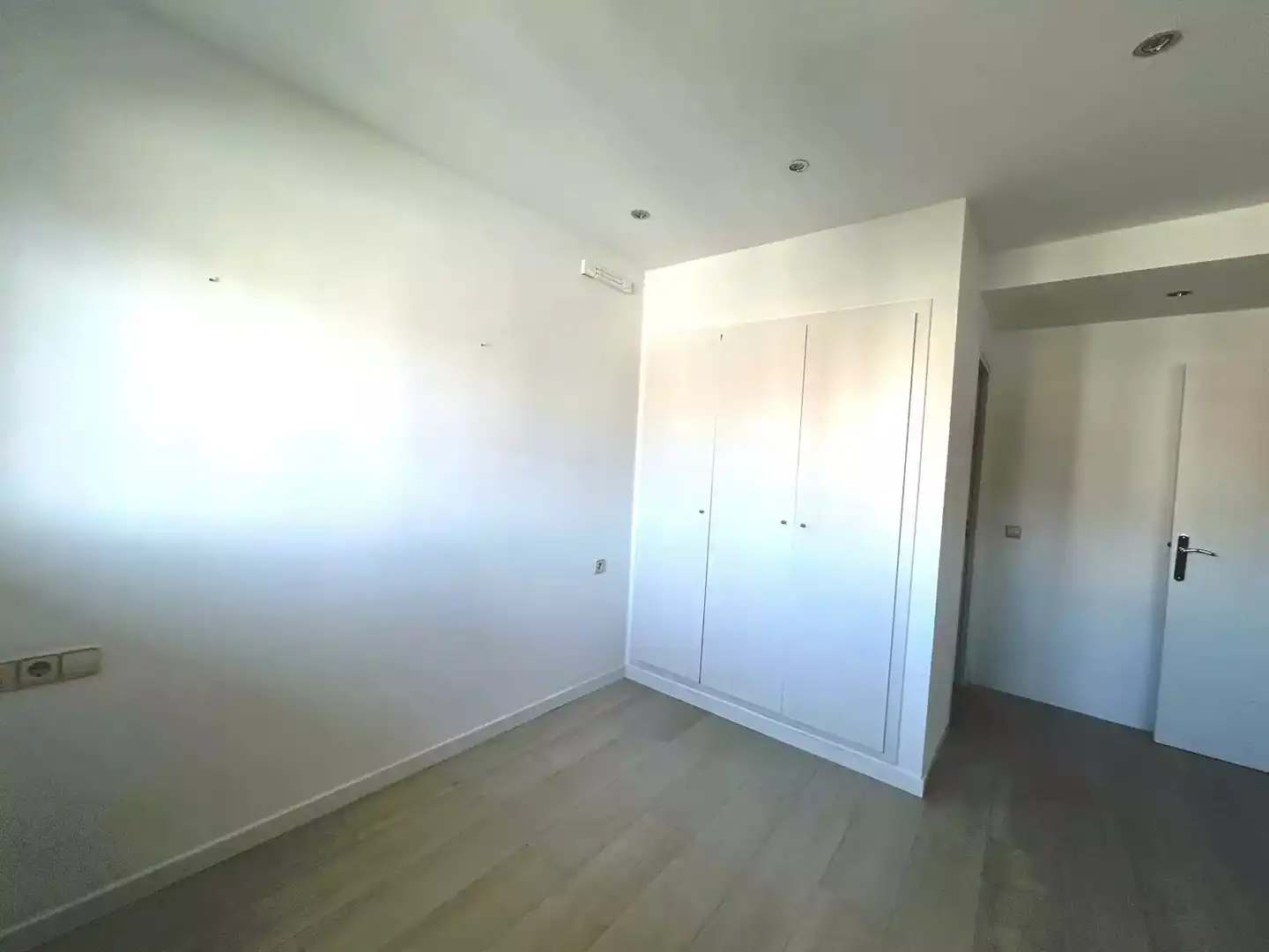 Schlafzimmer von Wohnung zur Miete in Girona mit Klimaanlage, Heizung und Parkett