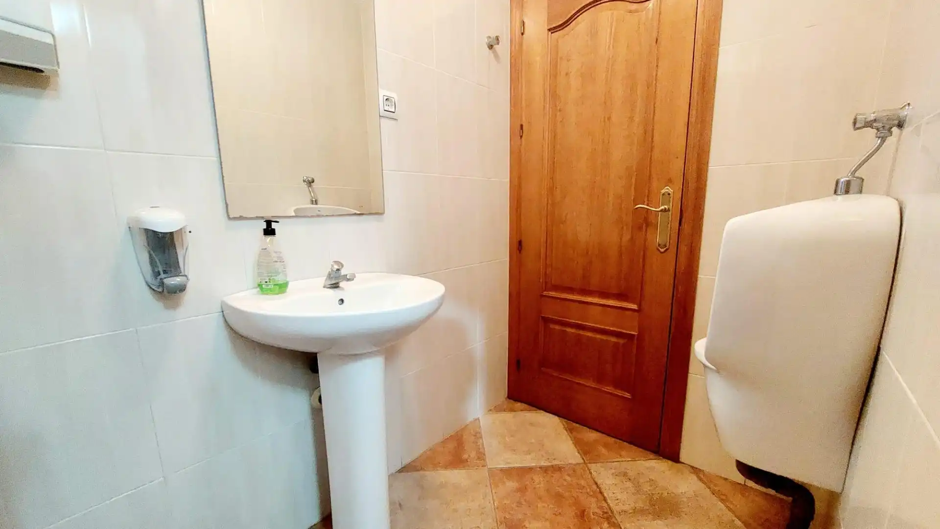 Badezimmer von Geschaftsraum zur Miete in Murcia